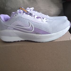 Nike Women's Light Purple Sneakers
